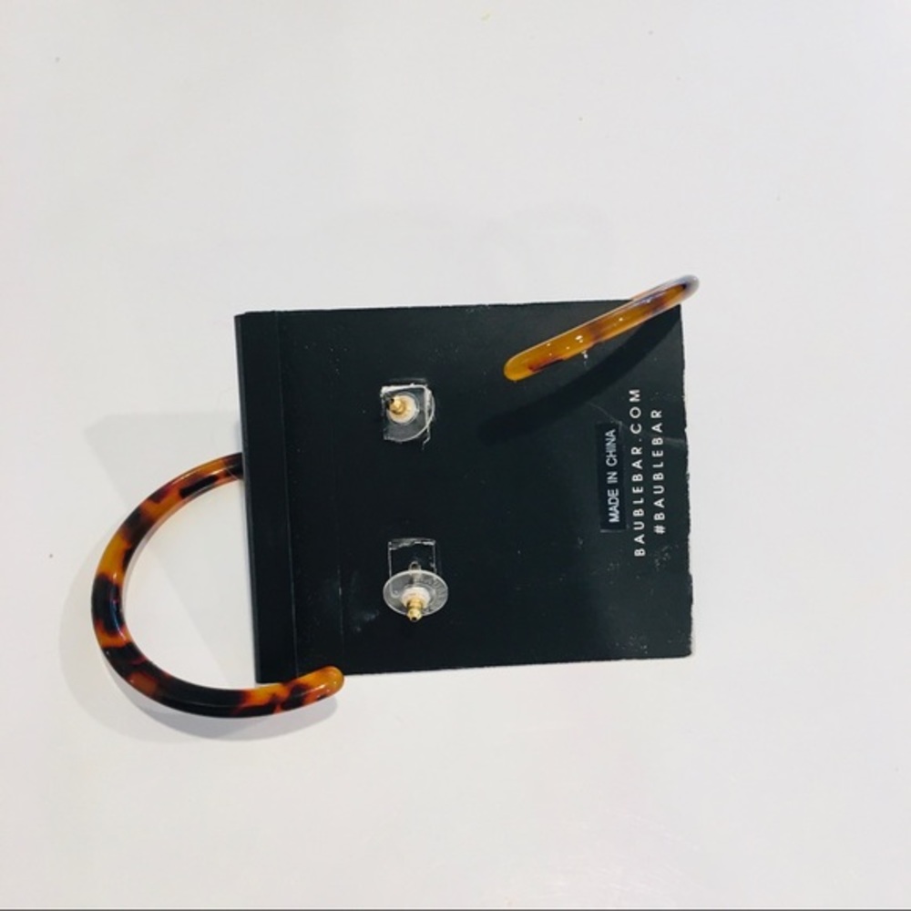NWT BaubleBar Resin Tortoiseshell Hoop Earrings - Picture 4 of 4